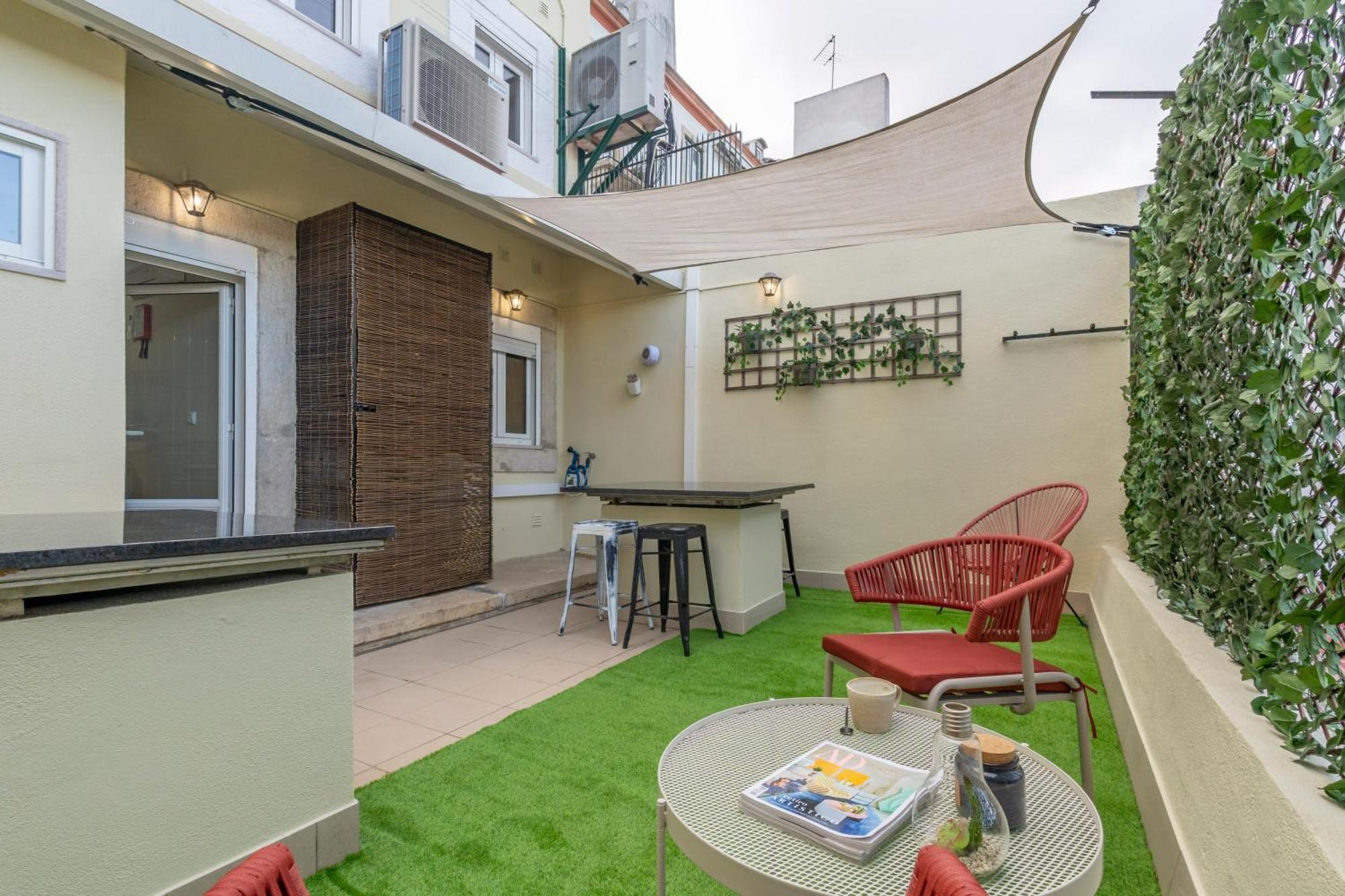 Superb Apartments Overlooking Graca In Lisbona Esterno foto