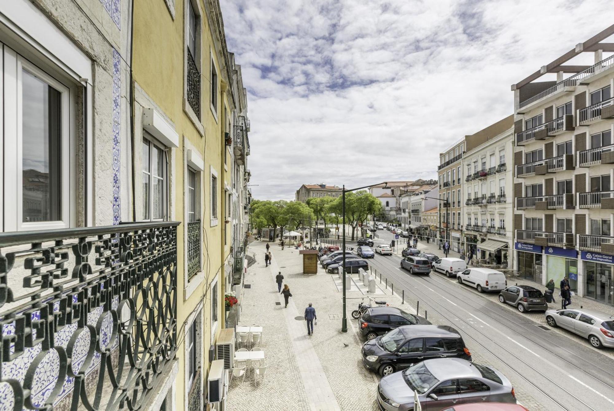 Superb Apartments Overlooking Graca In Lisbona Camera foto