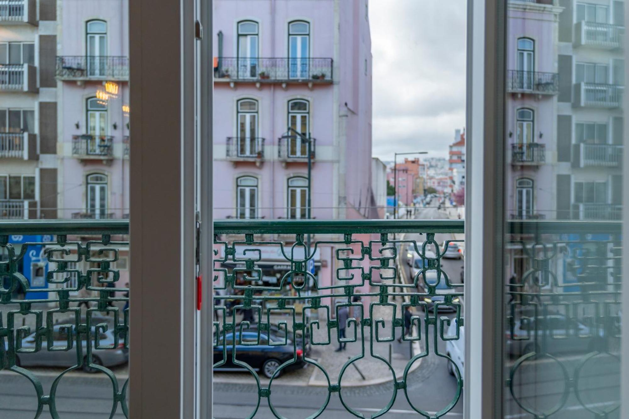 Superb Apartments Overlooking Graca In Lisbona Esterno foto