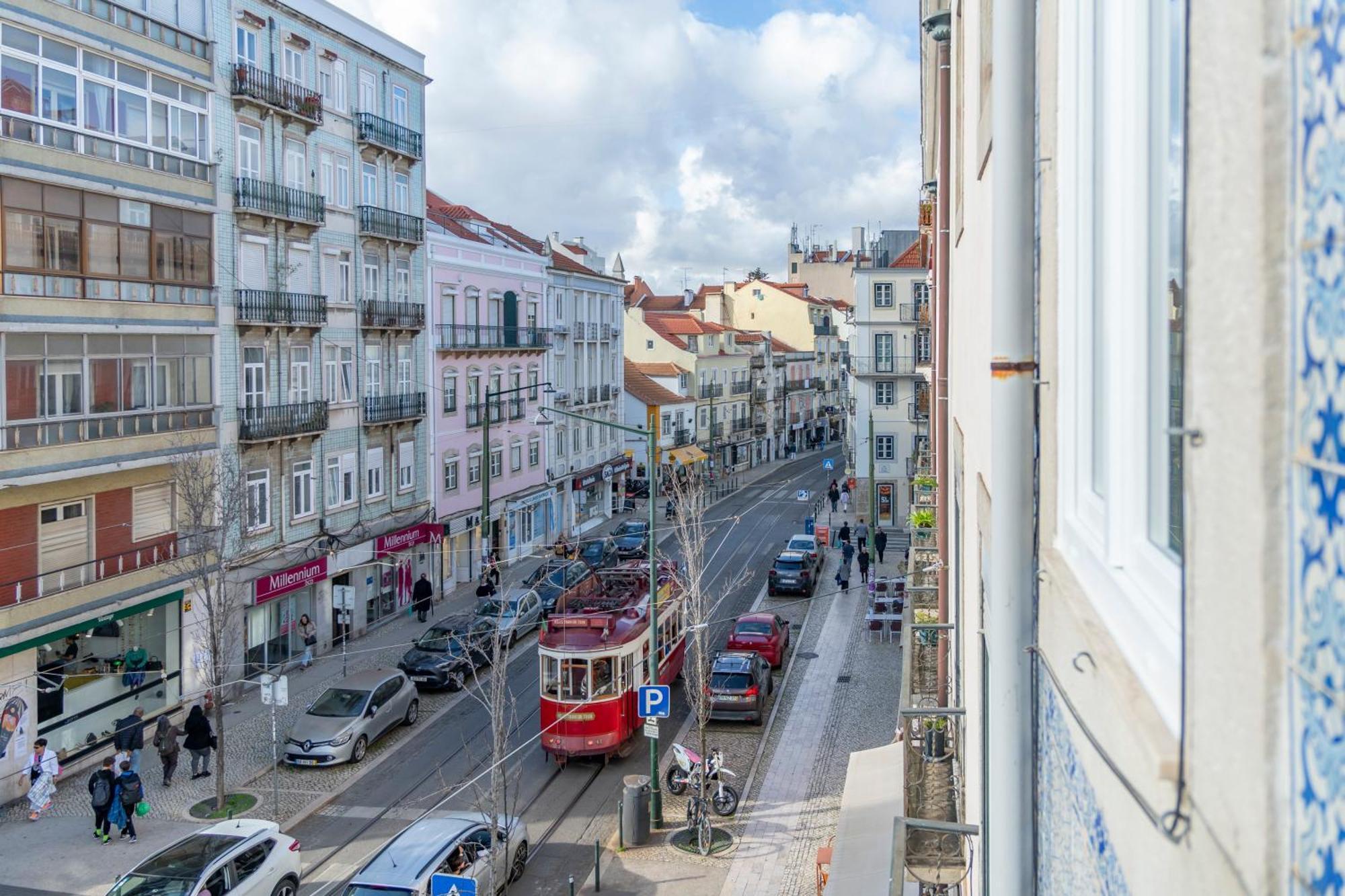 Superb Apartments Overlooking Graca In Lisbona Esterno foto
