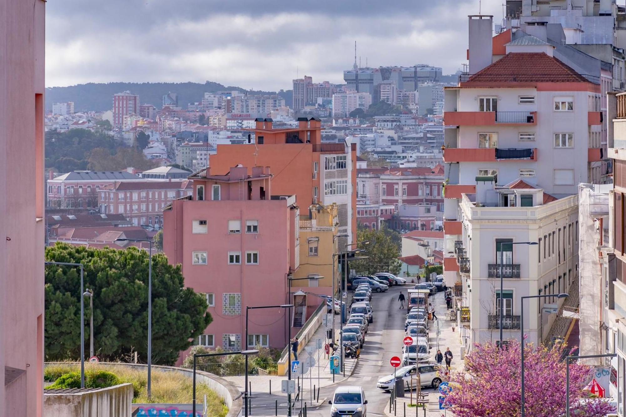 Superb Apartments Overlooking Graca In Lisbona Esterno foto